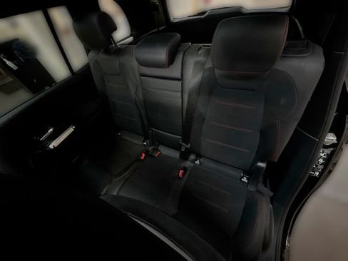 Used 2022 Mercedes-Benz GLB 250 4MATIC image 24