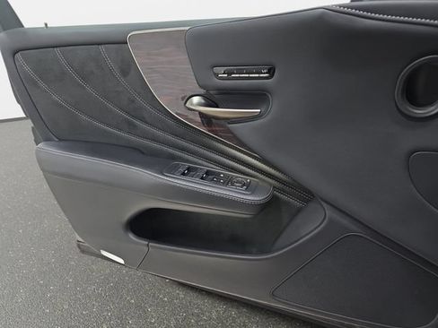 Used 2018 Lexus LS 500 AWD w/ Interior Upgrade Package image 26