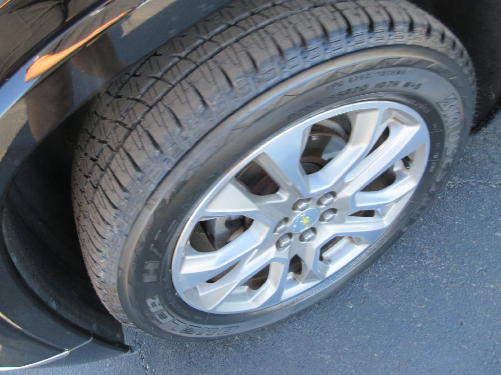 Used 2019 Chevrolet Traverse Premier w/ Driver Confidence II Package FWD image 13