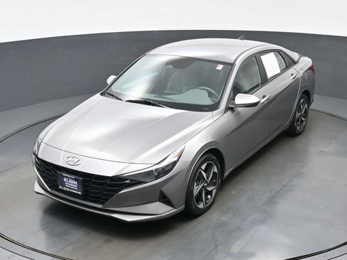 Certified 2023 Hyundai Elantra SEL w/ Convenience Package FWD image 31