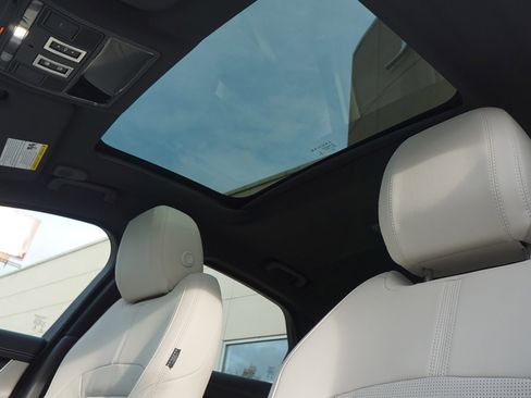 Used 2024 Jaguar XF R-Dynamic SE image 15