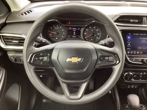 Used 2023 Chevrolet TrailBlazer LT w/ Convenience Package image 17