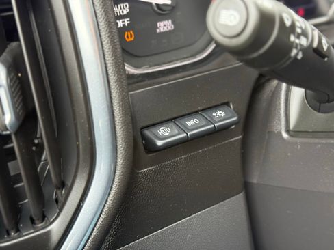 Used 2021 GMC Sierra 1500 AT4 w/ AT4 Value Package AWD/4WD image 35