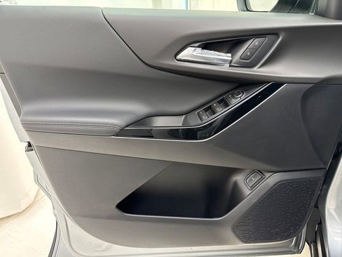 New 2026 Chevrolet Equinox LT w/ Convenience Package II image 17