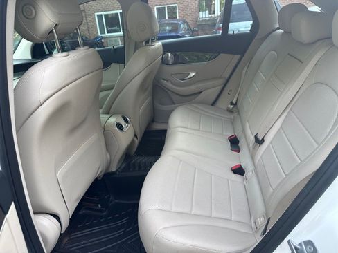 Used 2017 Mercedes-Benz GLC 300 4MATIC w/ Premium 2 Package image 33