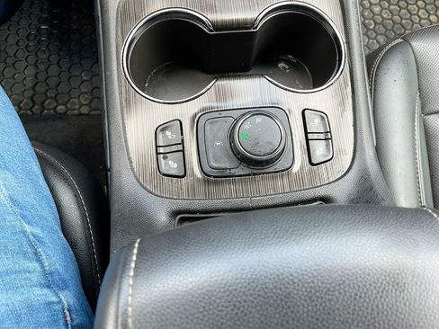 Used 2021 GMC Acadia SLT w/ Elevation Edition FWD image 20