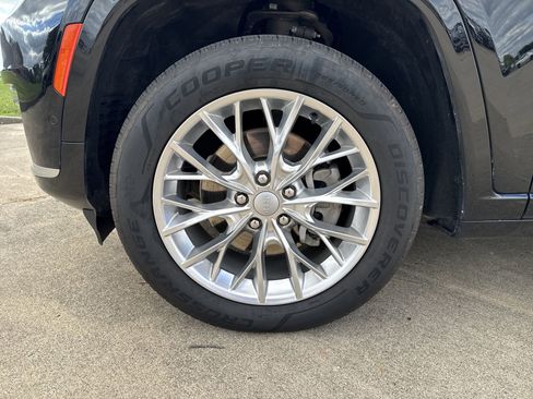 Used 2021 Jeep Grand Cherokee L Summit w/ Luxury Tech Group V image 26