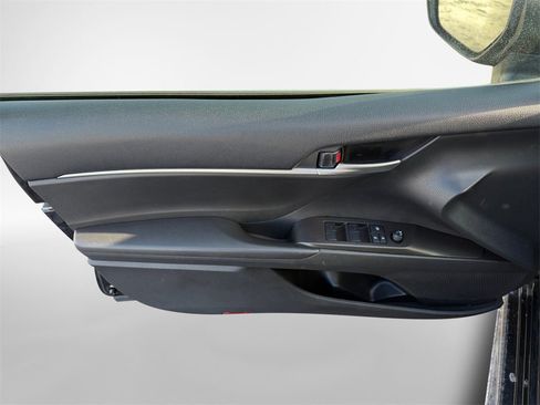 Certified 2023 Toyota Camry SE image 17