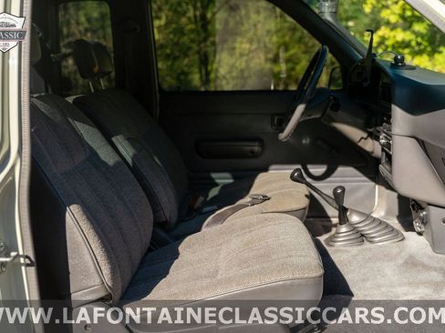 Used 1989 Toyota Pickup Deluxe image 91