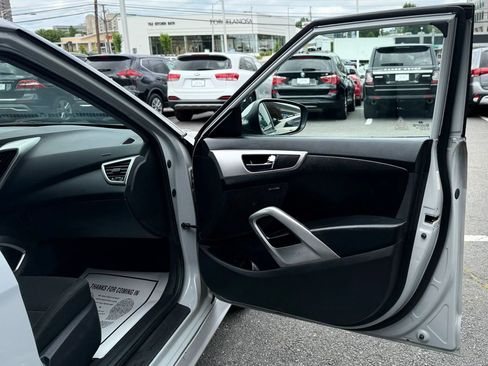 Used 2013 Hyundai Veloster RE:MIX Edition FWD image 30