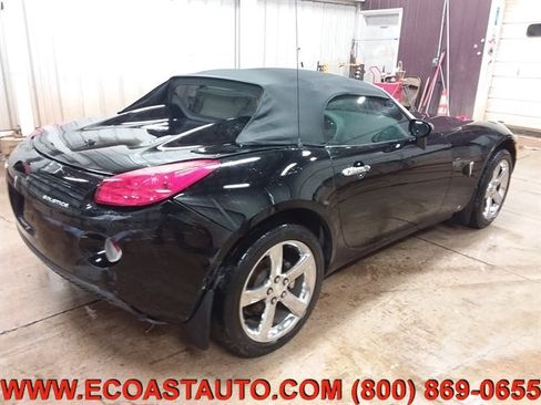 Used 2006 Pontiac Solstice Convertible w/ Premium Package image 2