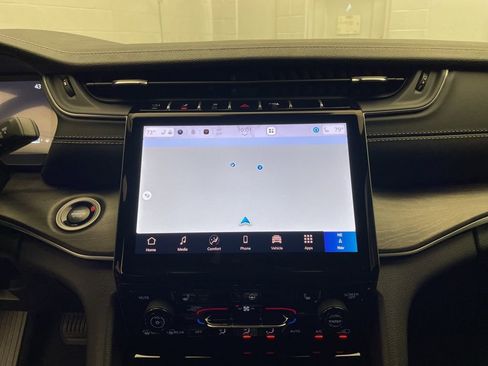 New 2025 Jeep Grand Cherokee Limited image 13