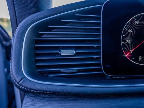 Used 2025 Mercedes-Benz GLS 450 4MATIC w/ AMG Line Exterior image 8