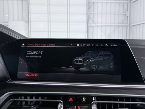 Used 2022 BMW X7 xDrive40i w/ M Sport Package image 39