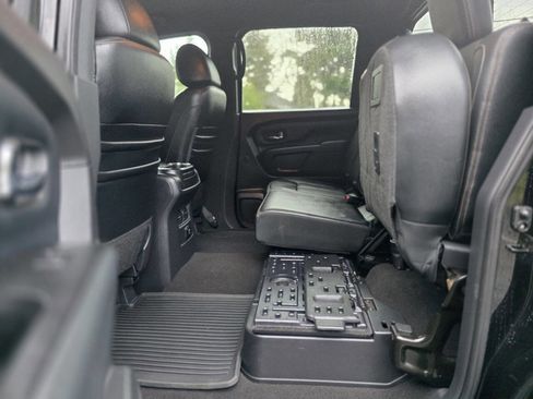 Used 2018 Nissan Titan SL w/ Midnight Edition image 74