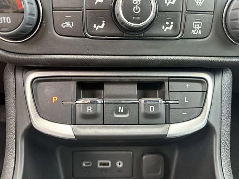 Certified 2023 GMC Terrain SLE w/ Driver Convenience Package AWD/4WD image 23