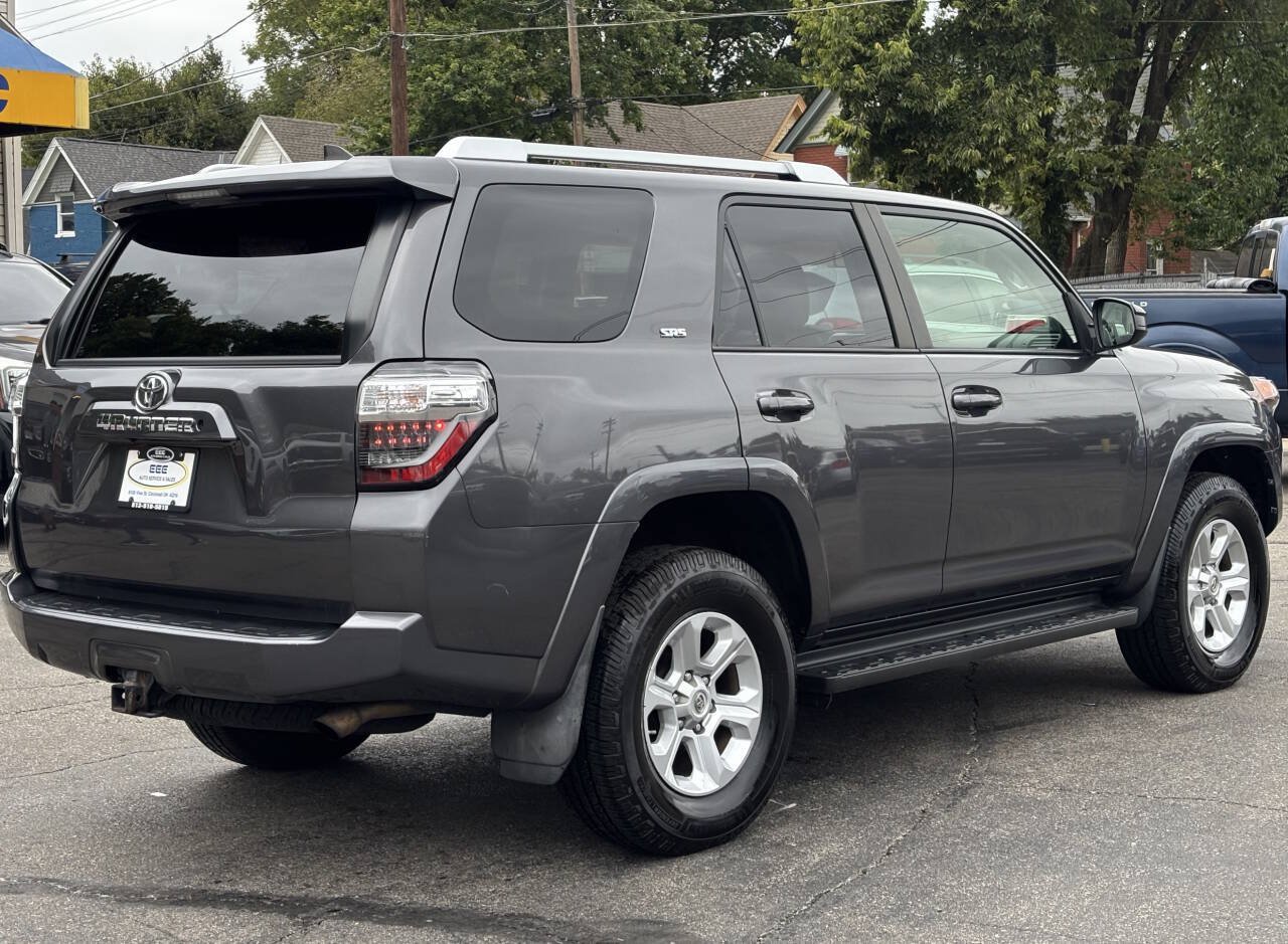 Used 2016 Toyota 4Runner SR5 AWD/4WD image 8