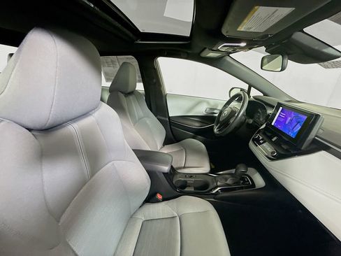 Used 2023 Toyota Corolla SE w/ SE Premium Package image 25