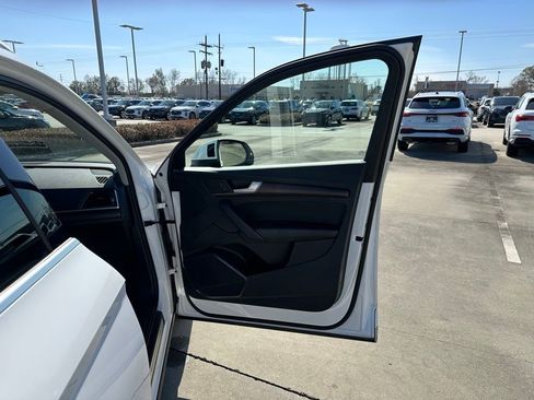 Used 2021 Audi Q5 2.0T Premium w/ Convenience Package image 28