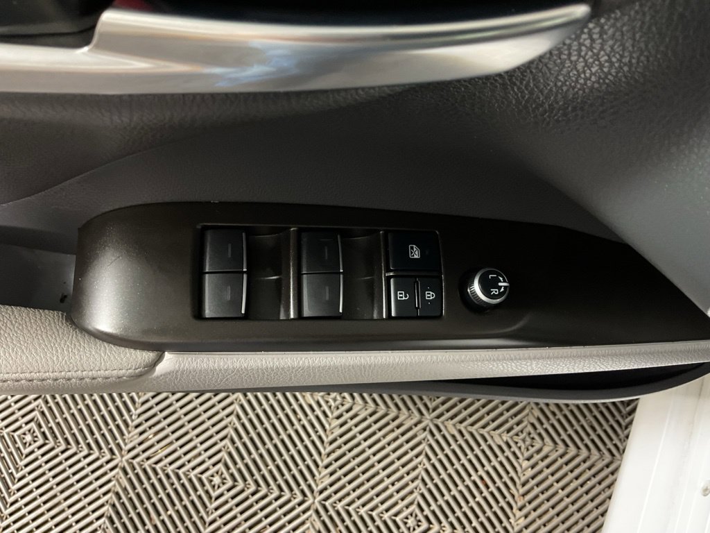 Used 2022 Toyota Camry XLE w/ Cold Weather Package FWD image 18