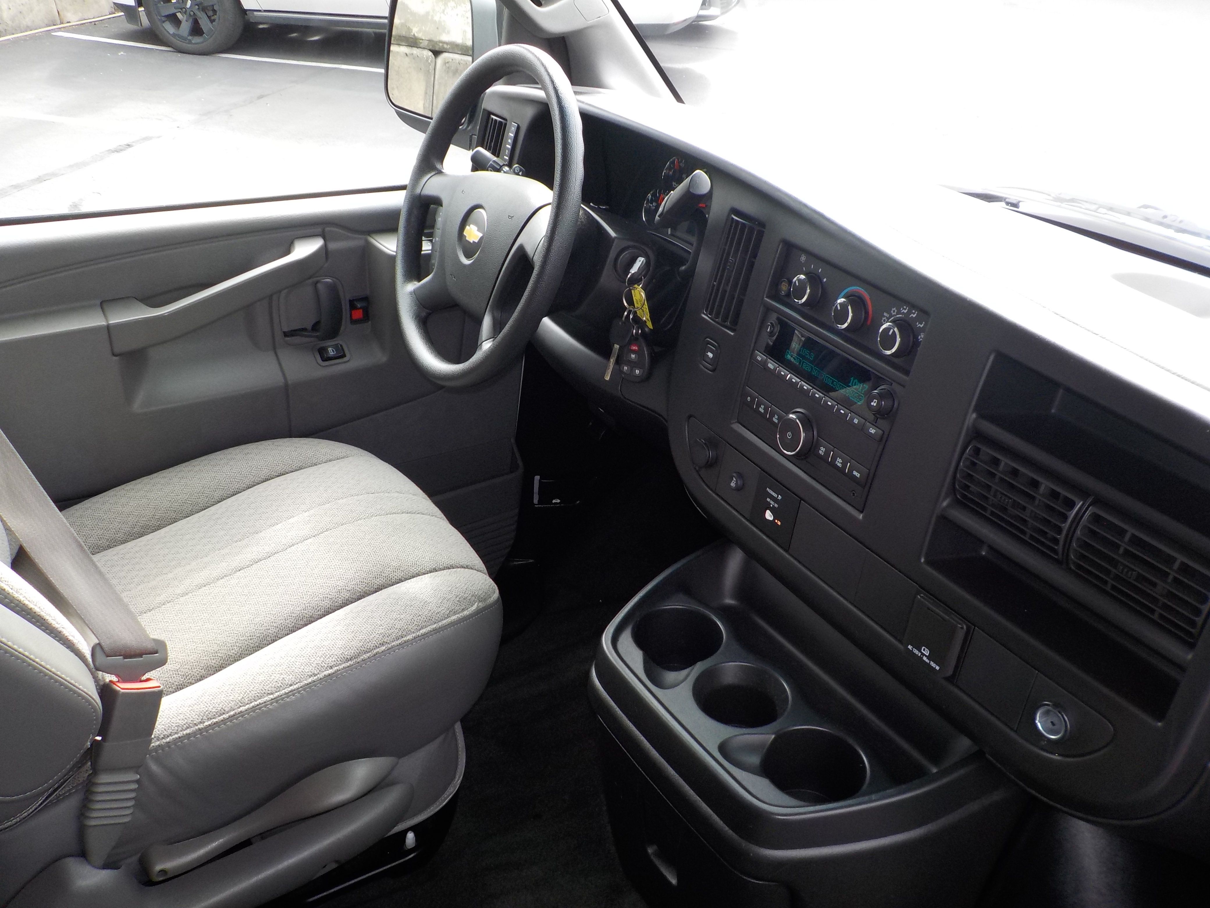 Used 2017 Chevrolet Express 3500 LT w/ LT Preferred Equipment Group RWD image 29