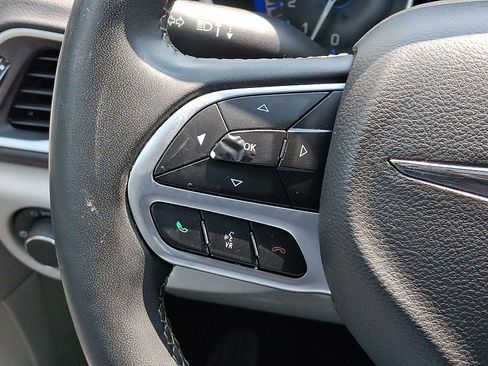 Used 2022 Chrysler Voyager LX FWD image 23
