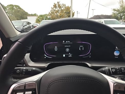 Certified 2025 Kia Telluride S image 13