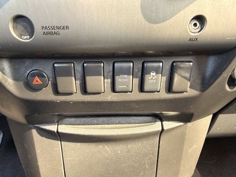 Used 2012 Nissan Titan SV image 32