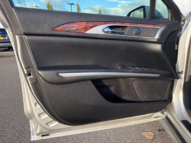 Used 2015 Lincoln MKZ w/ Equipment Group 101A Select FWD image 17