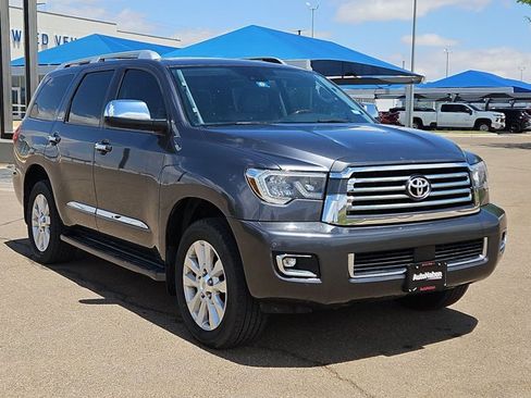 Used 2020 Toyota Sequoia Platinum AWD/4WD image 3