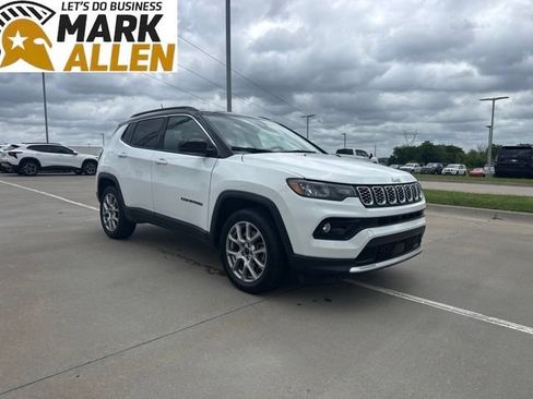 Used 2025 Jeep Compass Limited AWD/4WD image 1