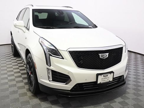 New 2025 Cadillac XT5 Sportv w/ LPO, Red Accent Package AWD/4WD image 9
