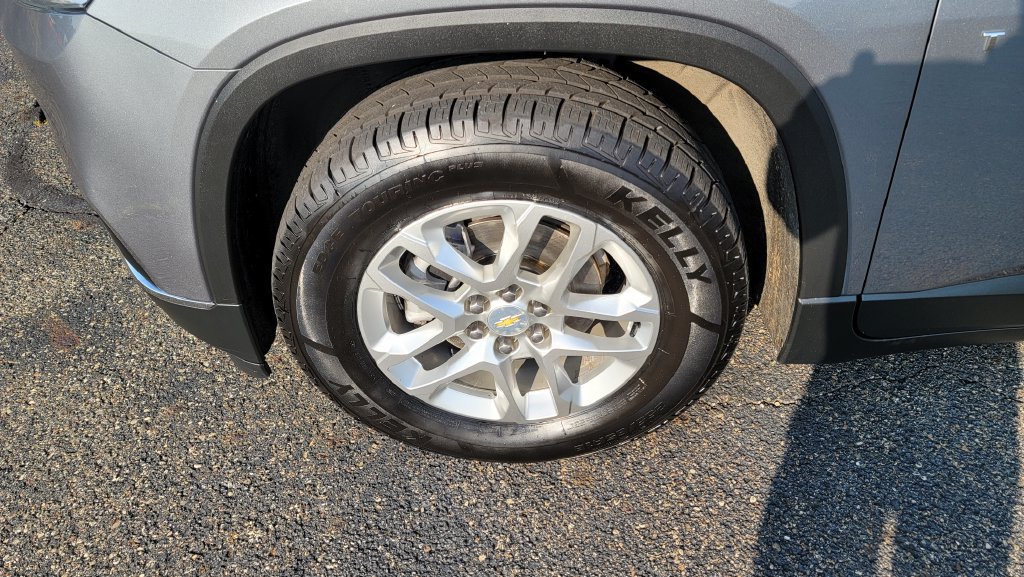 Used 2021 Chevrolet Traverse LT w/ LPO, Floor Liner Package AWD/4WD image 6