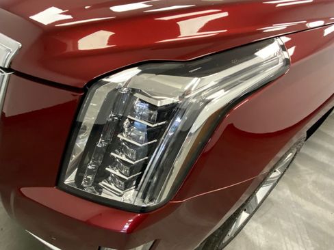 Used 2019 Cadillac Escalade ESV Premium Luxury image 11