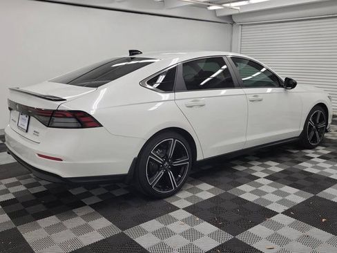 Used 2025 Honda Accord Sport image 6