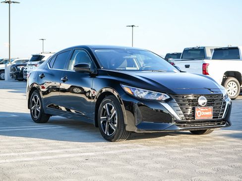 Used 2025 Nissan Sentra SV w/ All-Weather Package FWD image 3