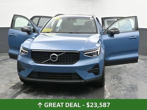 Used 2024 Volvo XC40 B5 Core image 53