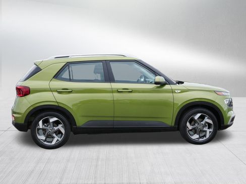 Used 2022 Hyundai Venue SEL FWD image 8