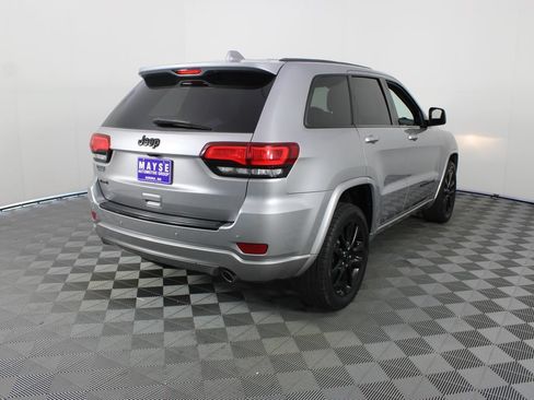 Used 2018 Jeep Grand Cherokee Altitude AWD/4WD image 24