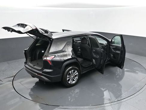 Used 2025 Chevrolet Equinox LT AWD/4WD image 27