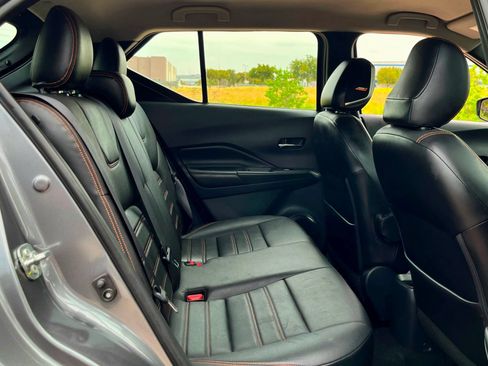 Used 2019 Nissan Kicks SR w/ SR Premium Package FWD image 39