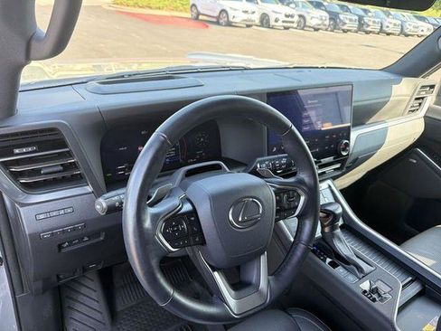Used 2024 Lexus GX 550 w/ Accessory Package (Z1) AWD/4WD image 16