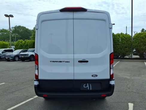 New 2026 Ford Transit 250 148 Medium Roof w/ Load Area Protection Package RWD image 5