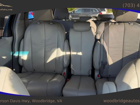 Used 2011 Toyota Sienna XLE image 20