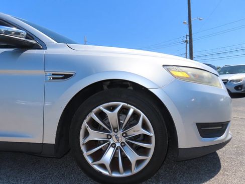 Used 2015 Ford Taurus Limited FWD image 19