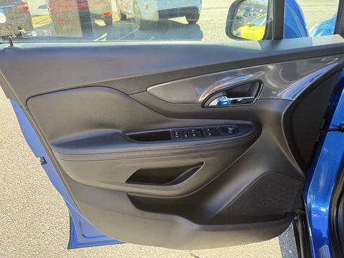 Used 2018 Buick Encore Essence image 22