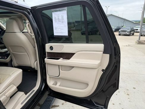 Used 2018 Lincoln Navigator L Reserve w/ Technology Package AWD/4WD image 44
