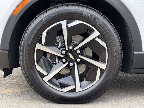 Used 2025 Chevrolet Equinox EV LT image 7