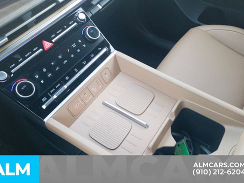 Used 2025 Hyundai Santa Fe Limited w/ Tow & Go Package image 11