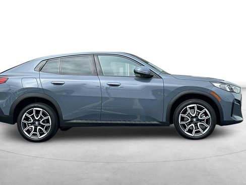 Used 2025 BMW X2 xDrive28i w/ Premium Package AWD/4WD image 7